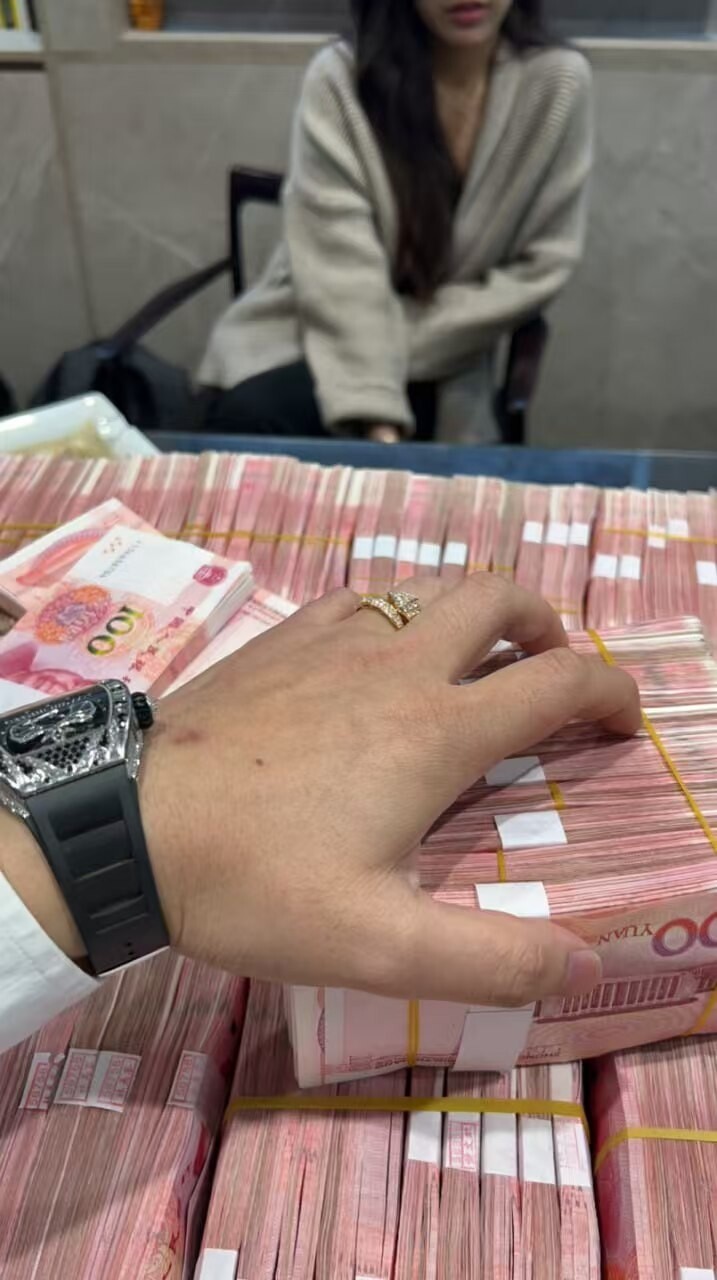 总想着不放过任何一波行情，执念每一单都要盈利，恰恰是很多人亏损的根源。--以太BTC研官—许智澜